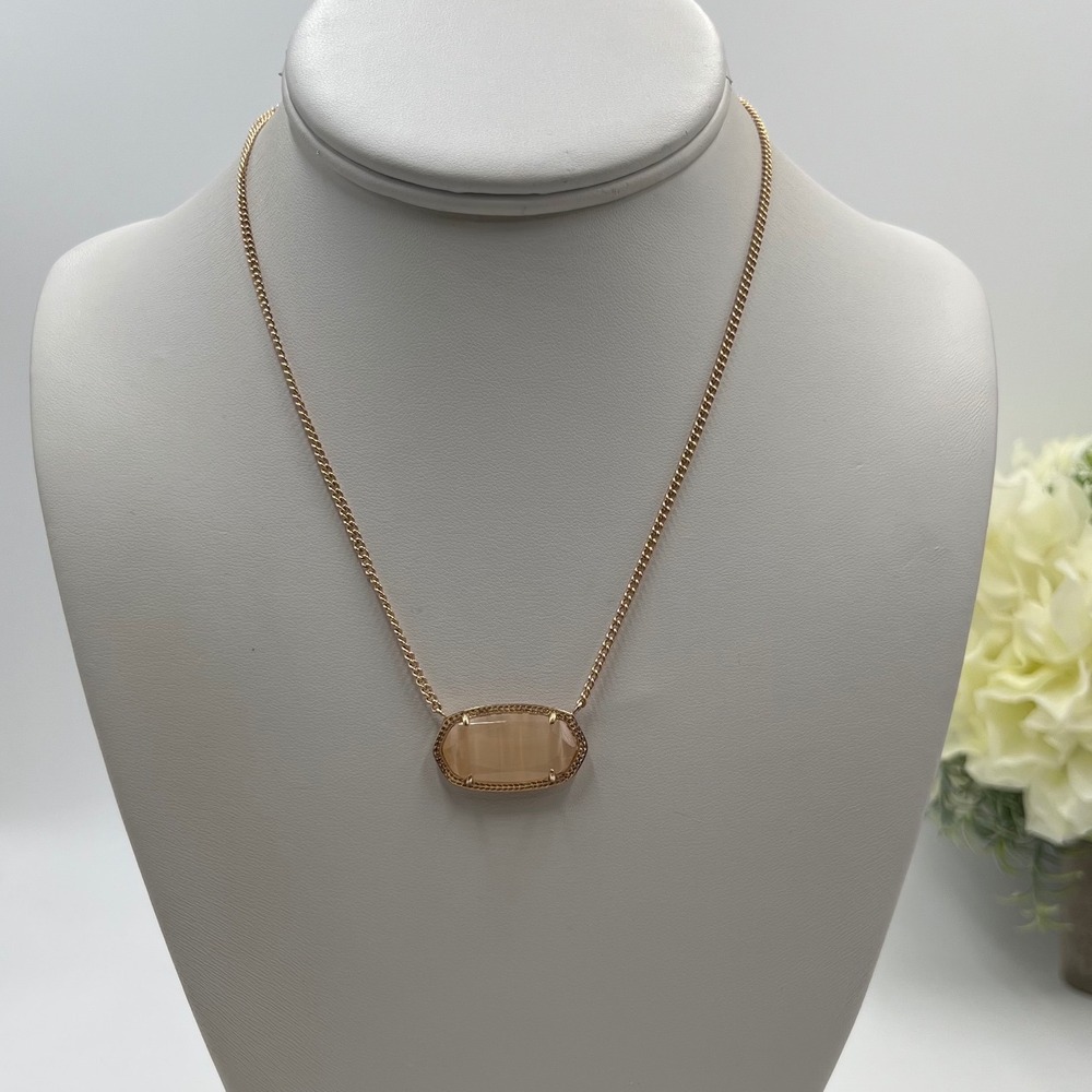 Kendra Scott Abbie Short
Gold Plated Pendant Necklace Stripe Peach Agate Cat Eye